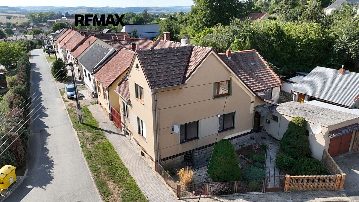 Prodej rodinného domu 145 m², pozemek 863 m²