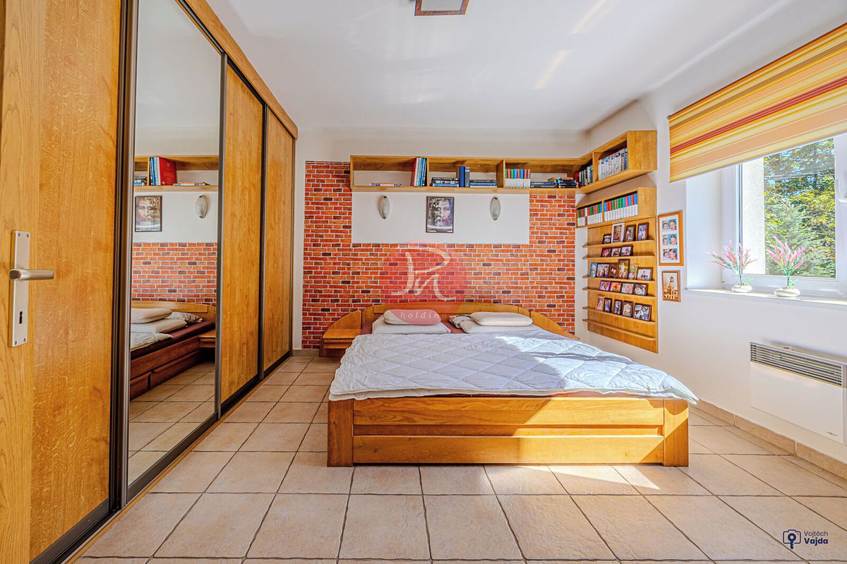 Prodej rodinného domu 499 m², pozemek 1212 m² – fotografie 4