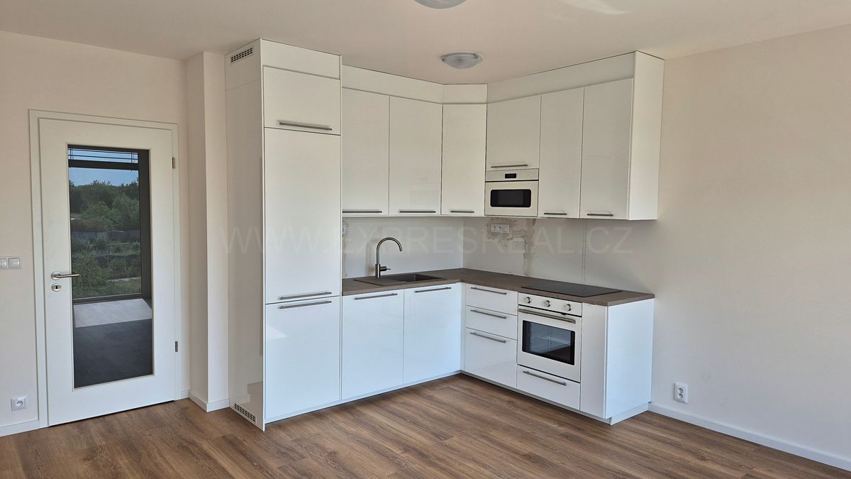 Pronájem bytu 2+kk 52 m² – fotografie 4