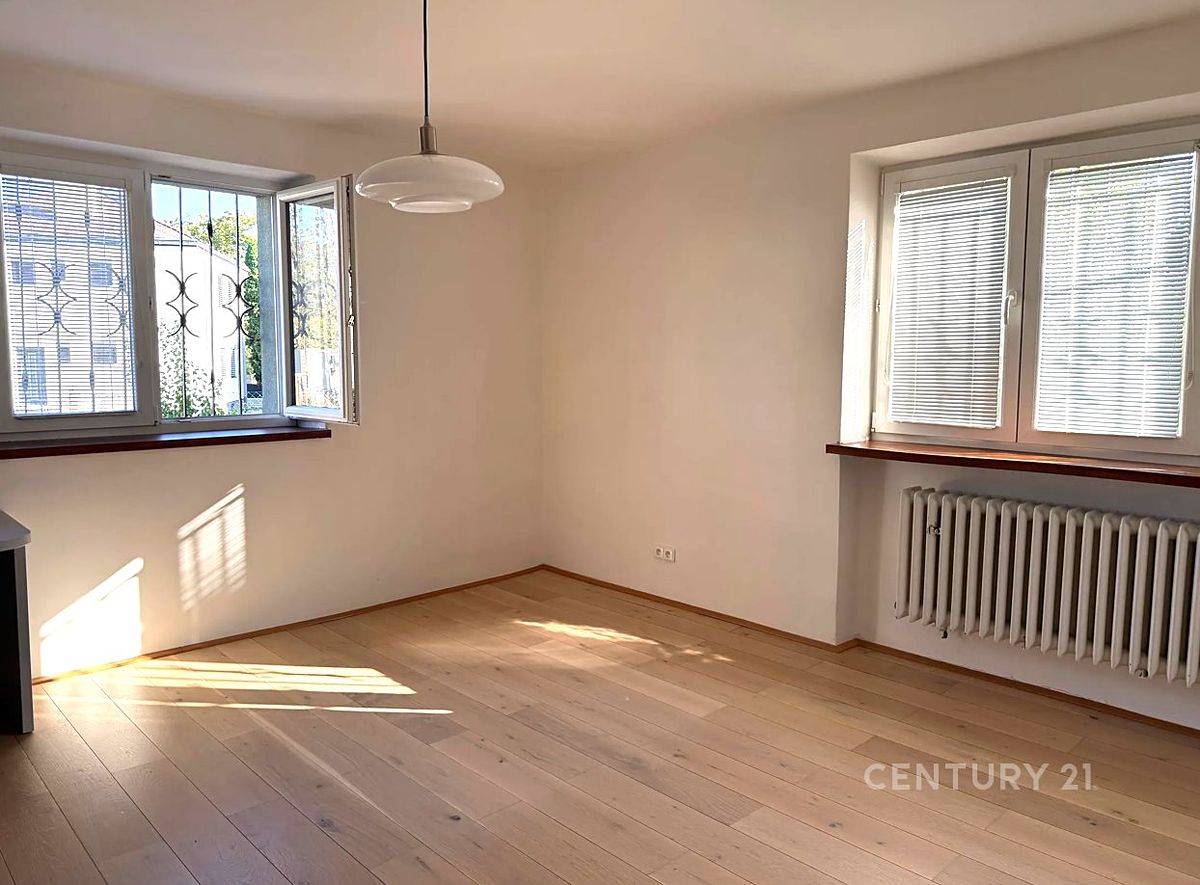 Pronájem bytu 2+kk 63 m² – fotografie 3