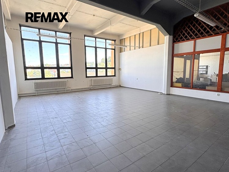 Pronájem komerčního prostoru, 84 m² (2 z 4)