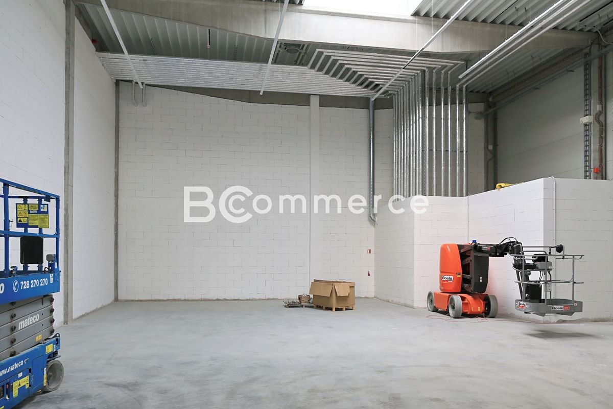Pronájem skladového prostoru 467 m² – fotografie 3