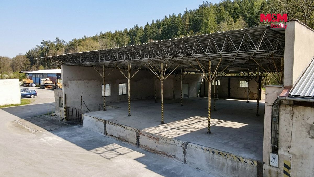 Pronájem komerčního pozemku 323 m² – fotografie 2