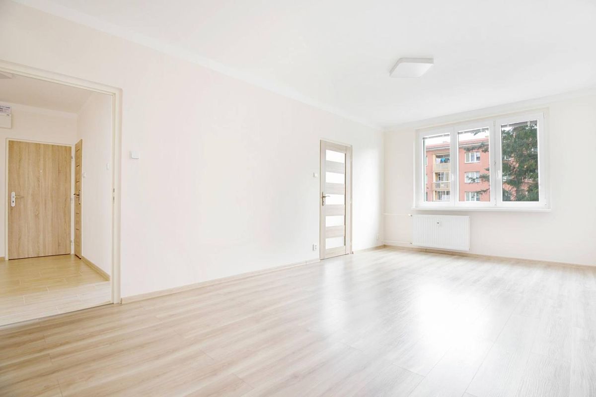 Pronájem bytu 2+1 67 m² – fotografie 3