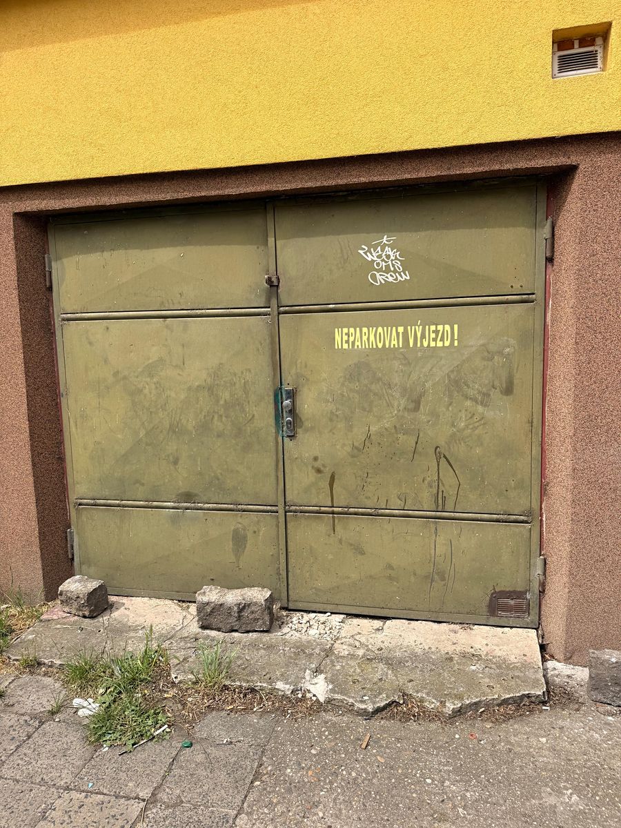 Pronájem garáže 95 m²