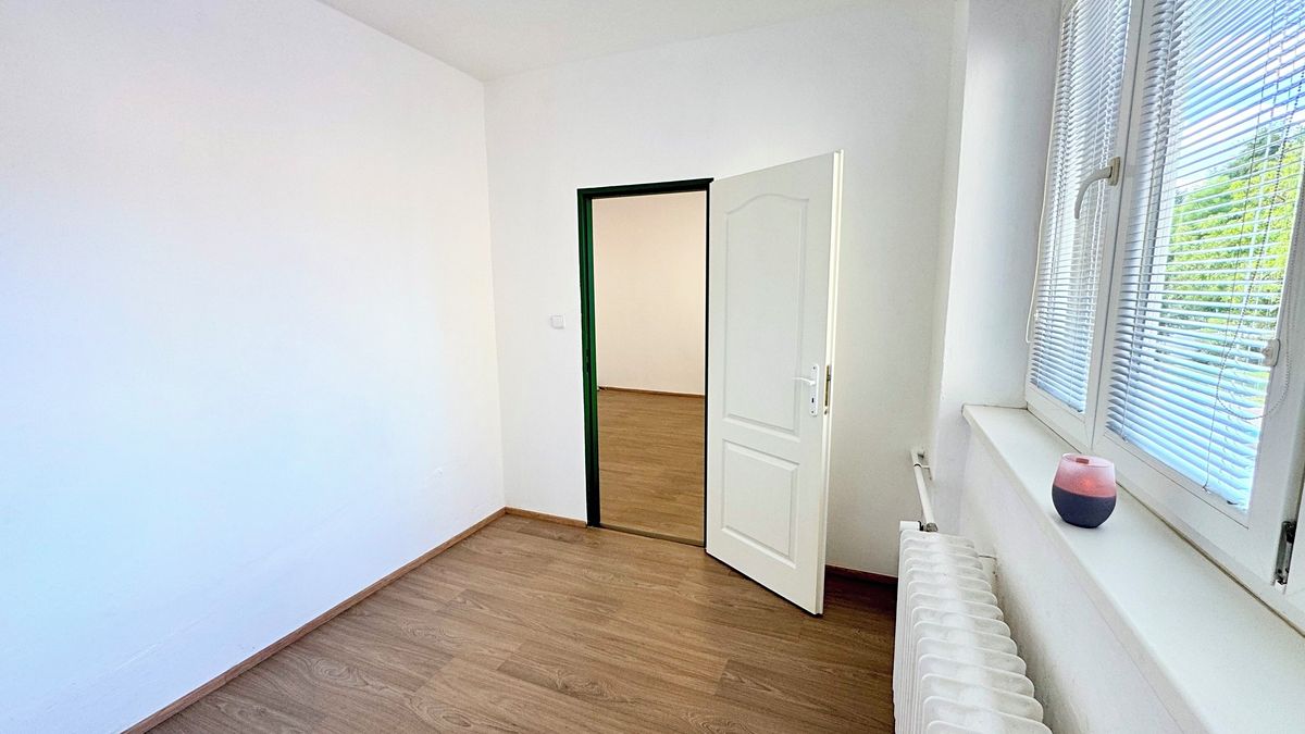 Pronájem bytu 2+kk 40 m² – fotografie 3