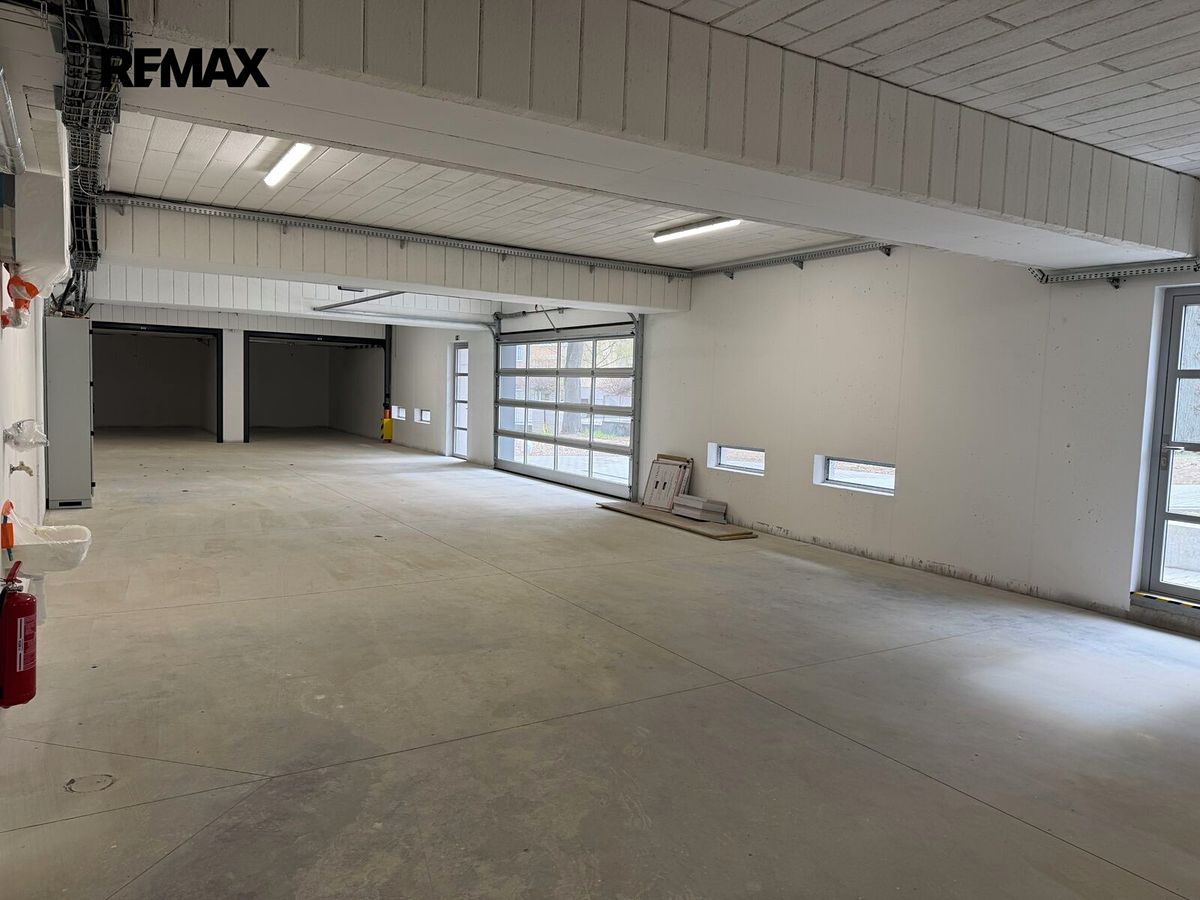 Pronájem garáže 21 m² – fotografie 3