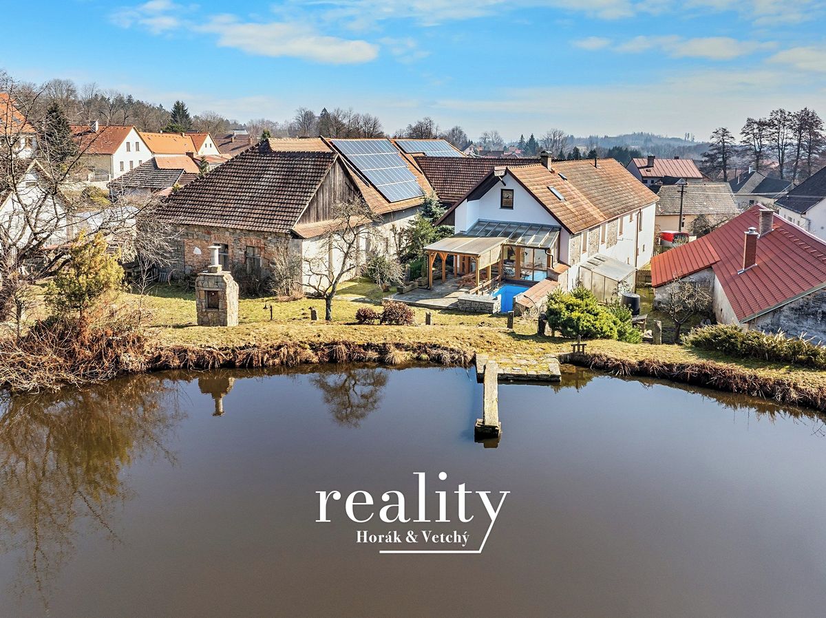 Prodej rodinného domu 179 m², pozemek 3394 m² – fotografie 2