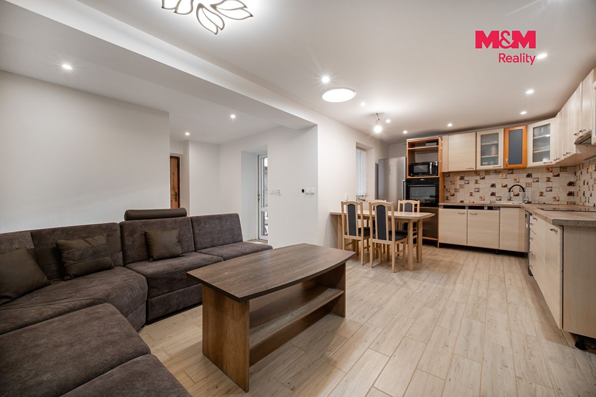 Prodej rodinného domu 150 m², pozemek 375 m² – fotografie 4