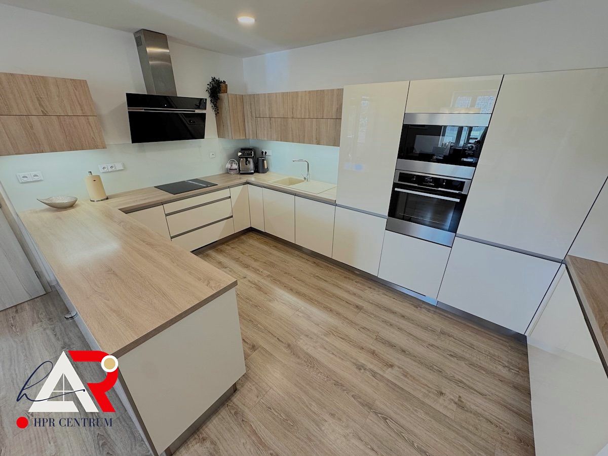 Prodej rodinného domu 451 m², pozemek 2532 m² – fotografie 5