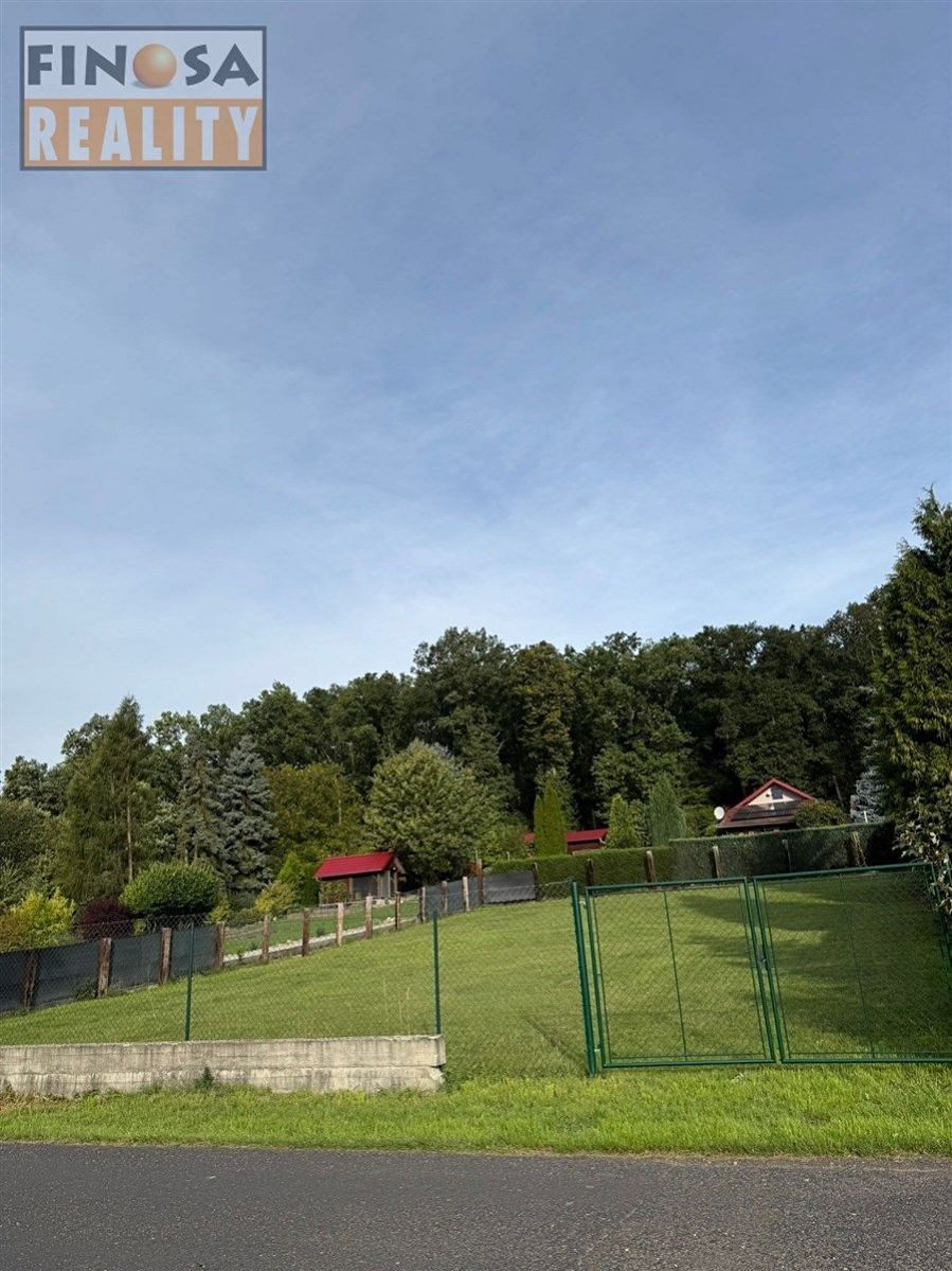 Prodej stavebního pozemku 924 m² – fotografie 2