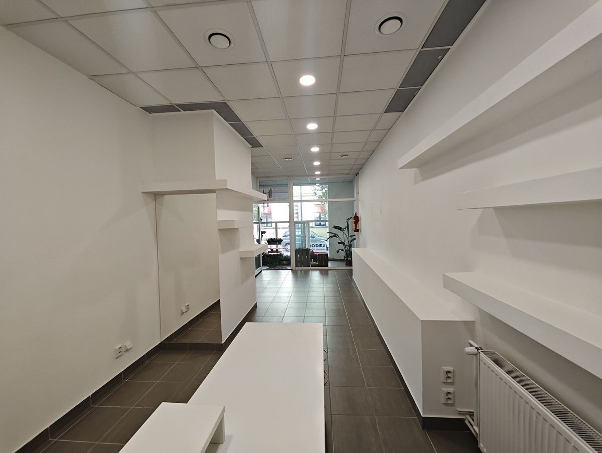 Pronájem obchodního prostoru 63 m² – fotografie 3