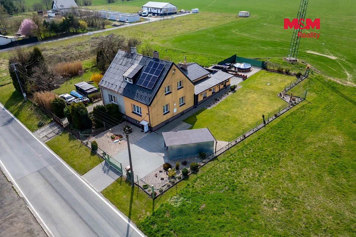 Prodej rodinného domu 220 m², pozemek 810 m² – fotografie 3