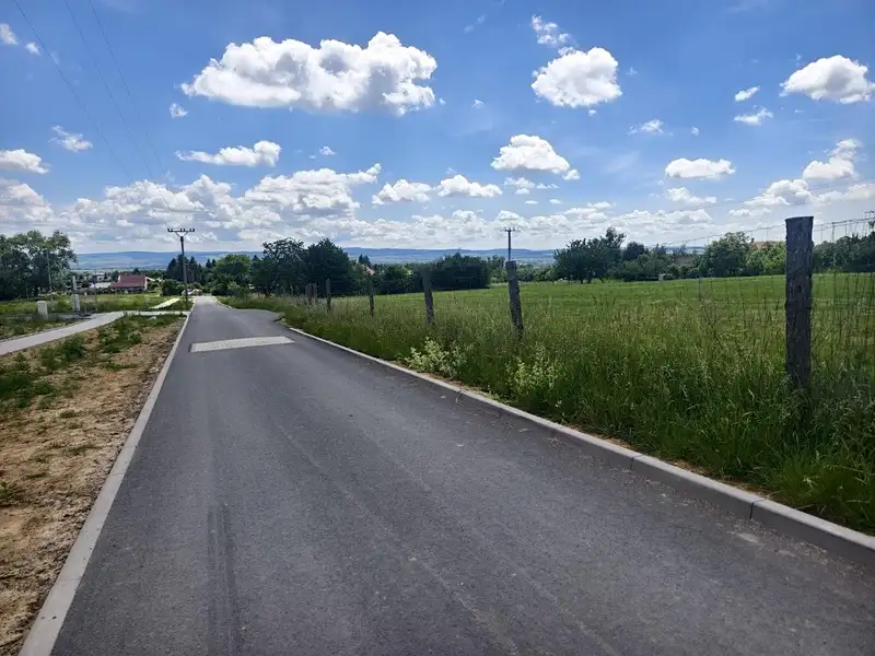Prodej stavebního pozemku 867 m², Radslavice – náhled fotky 3