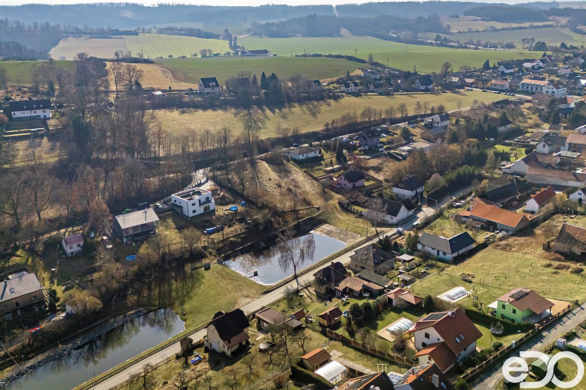 Prodej stavebního pozemku 1370 m² – fotografie 2