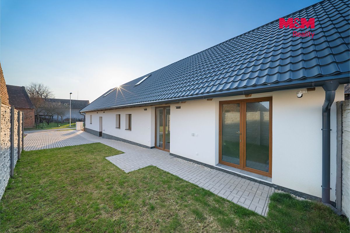 Prodej rodinného domu 104 m², pozemek 520 m² – fotografie 3