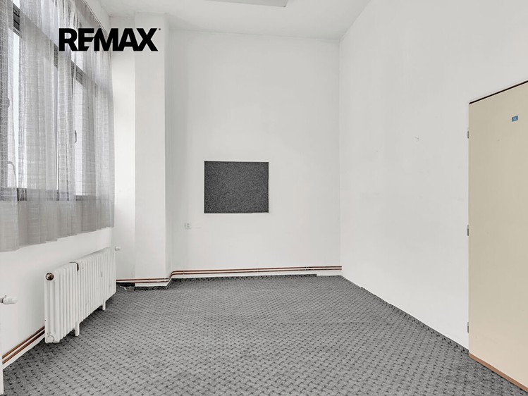 Prodej komerčního prostoru, 1 008 m² (6 z 20)