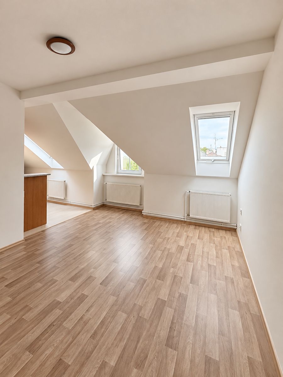 Pronájem bytu 2+kk 59 m² – fotografie 2
