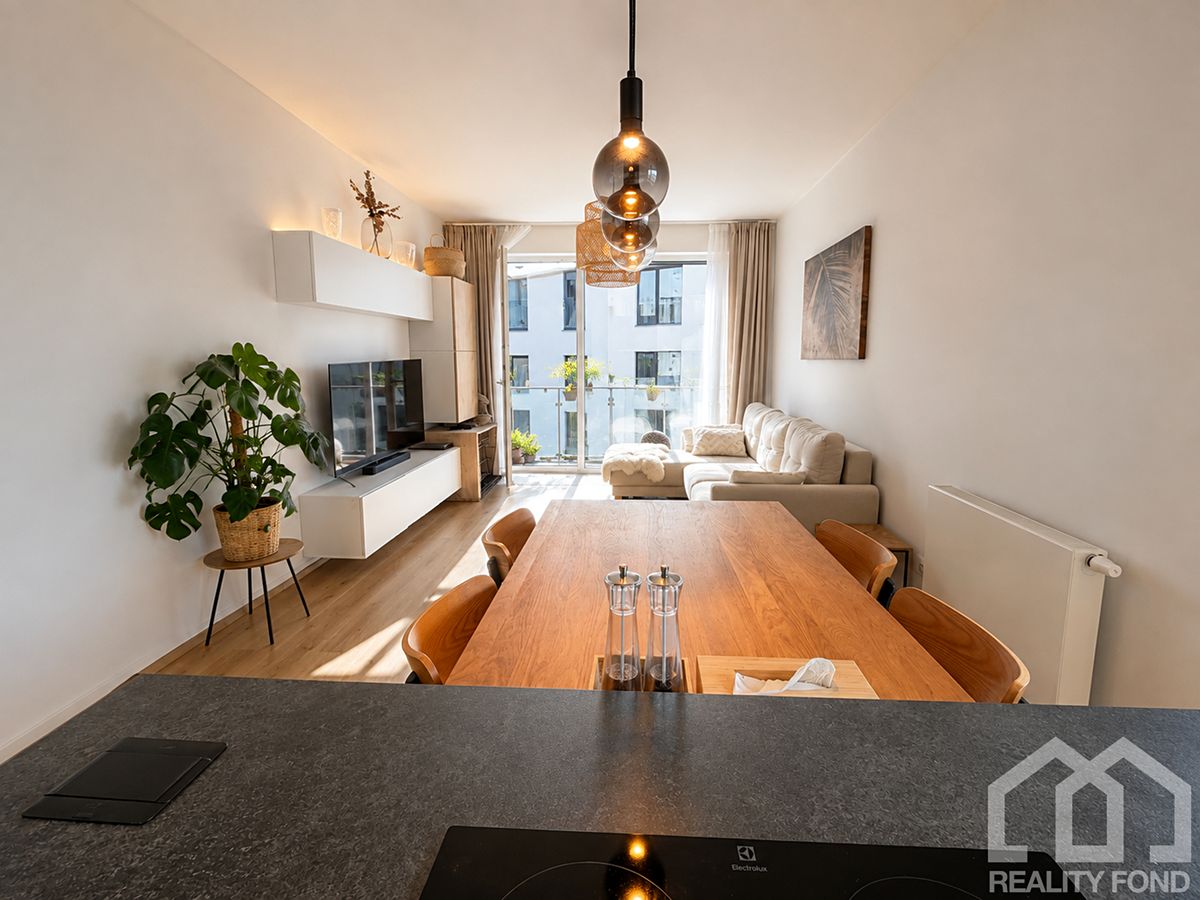 Pronájem bytu 2+kk 61 m² – fotografie 2