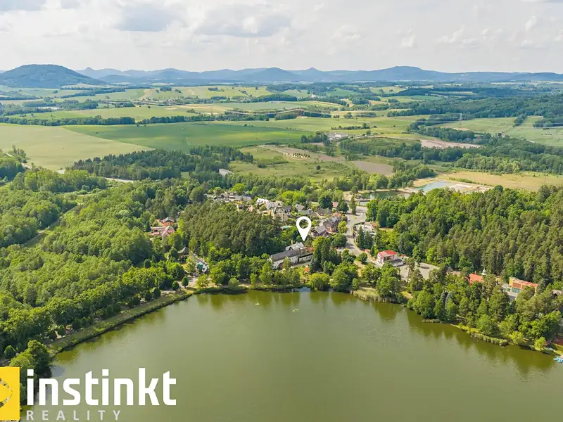 Prodej stavebního pozemku 1053 m², Hamr na Jezeře – náhled fotky 2