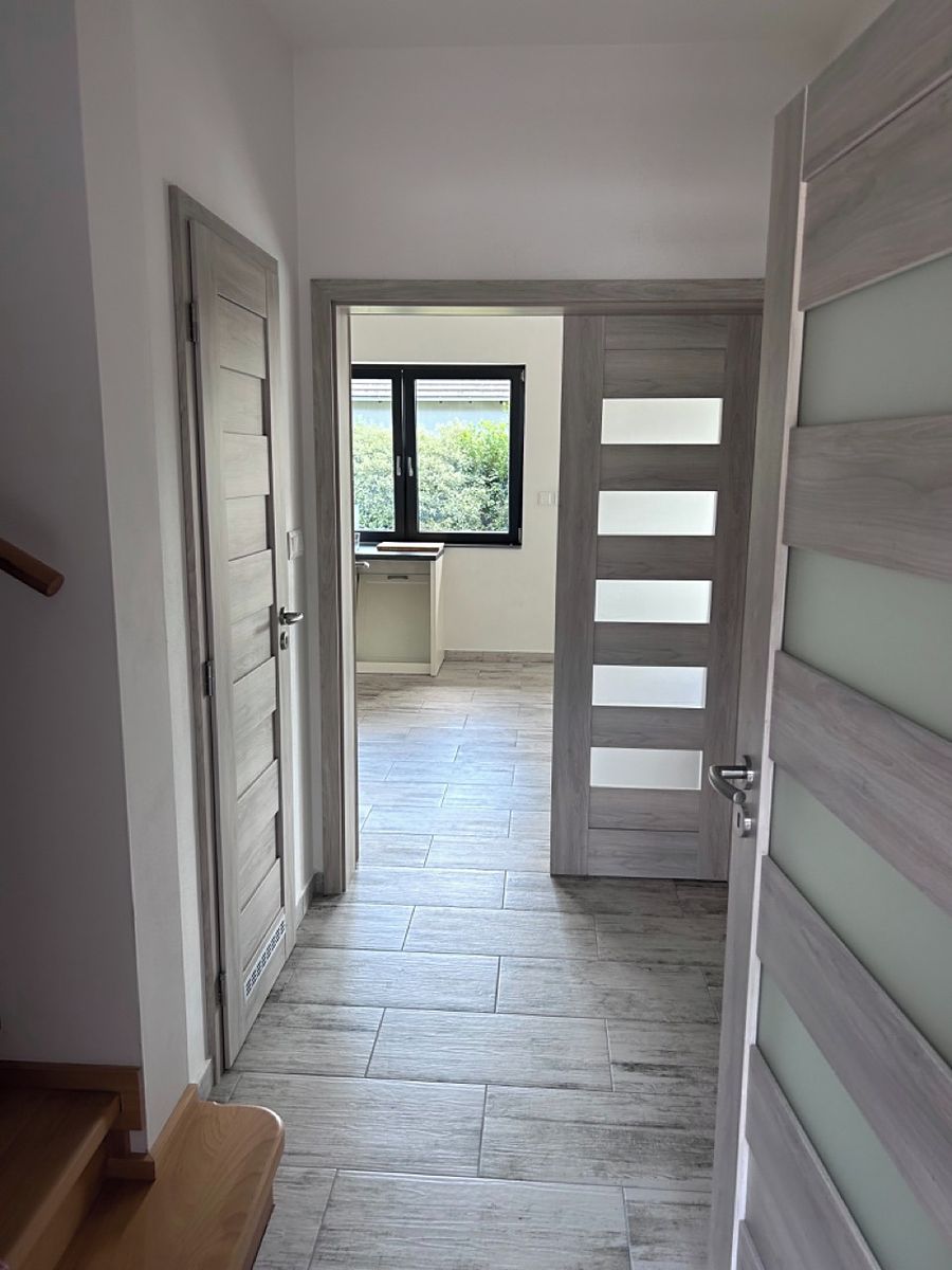 Pronájem rodinného domu 132 m², pozemek 450 m² – fotografie 2