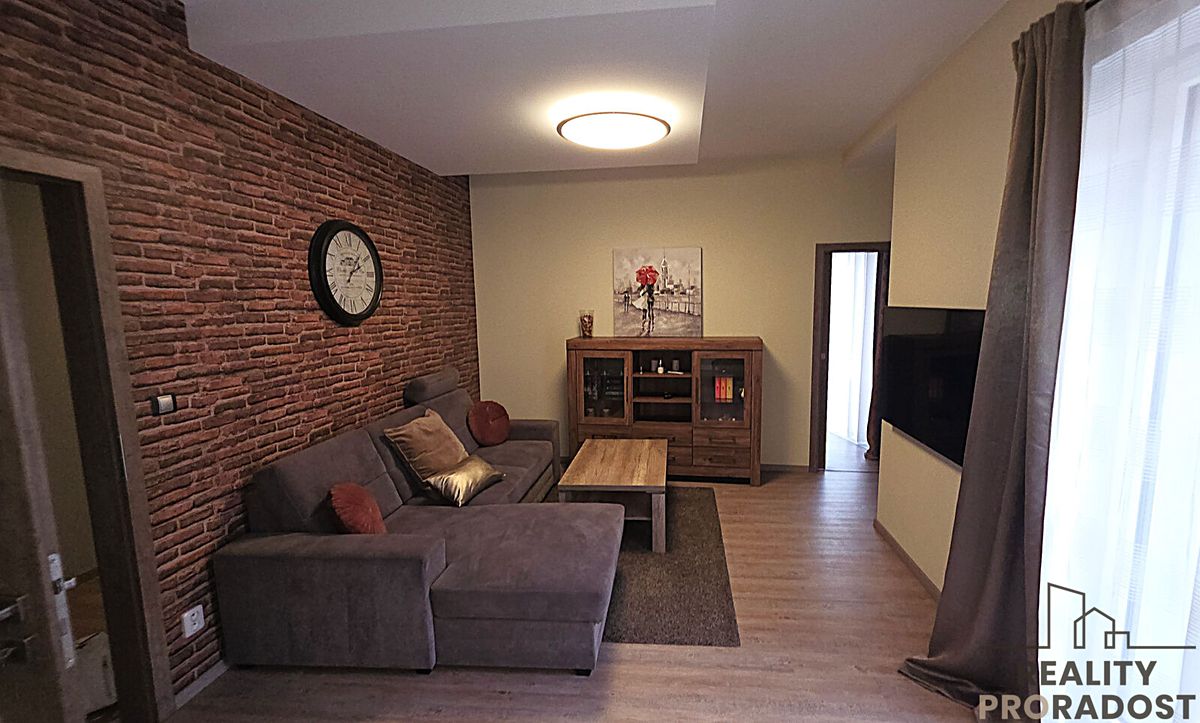 Pronájem bytu 2+kk 4970 m² – fotografie 2