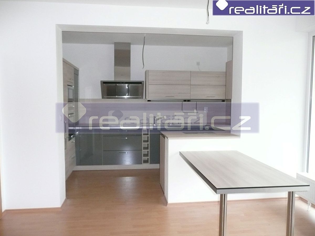 Pronájem bytu 2+kk 87 m² – fotografie 3