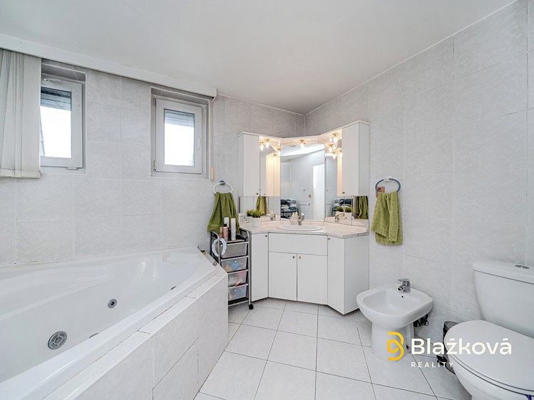 Будинок на продаж, 275 м² (7 з 13)