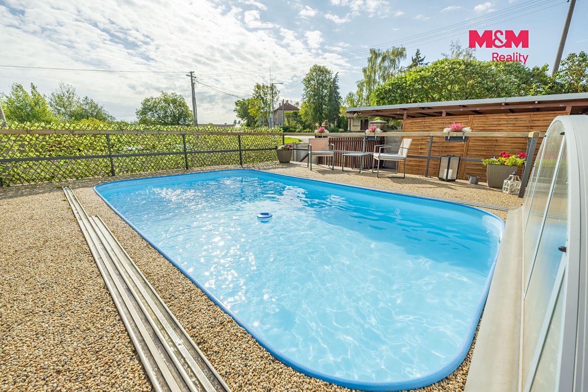 Prodej rodinného domu 204 m², pozemek 790 m² – fotografie 2