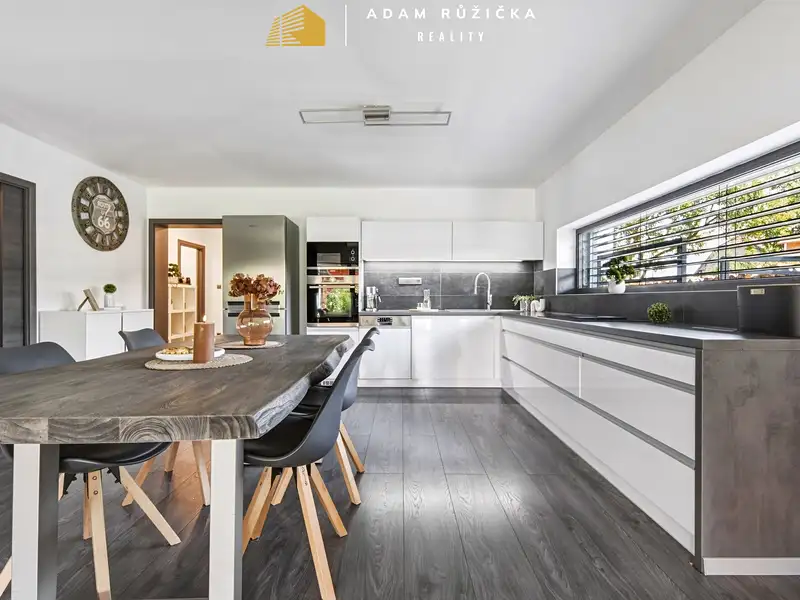 Prodej rodinného domu 177 m², pozemek 419 m², Srch – náhled fotky 3