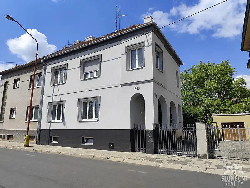 Pronájem bytu 2+1 99 m², Uherské Hradiště – náhled fotky 1