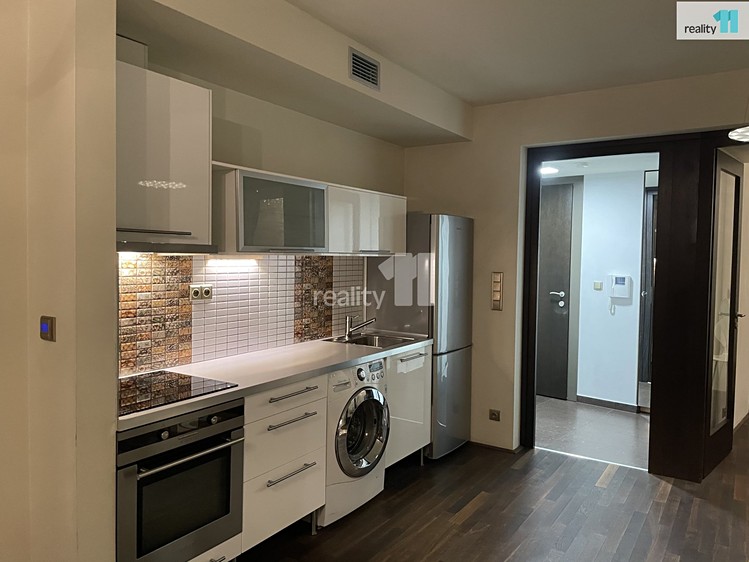 Квартира 2+kk в оренду, 46 м² (2 з 11)