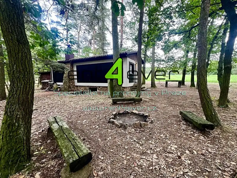 Pronájem chaty 30 m², pozemek 160 m², Jesenice – náhled fotky 1