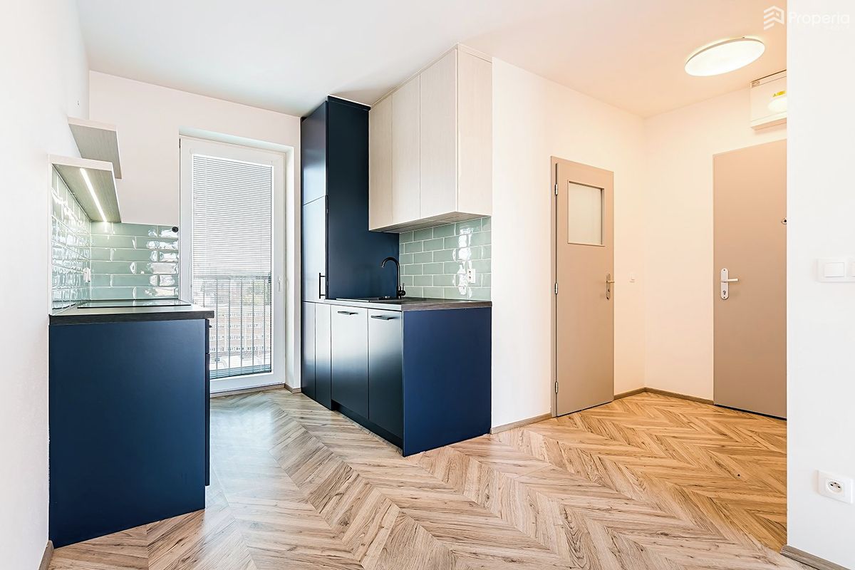 Pronájem bytu 1+kk 36 m² – fotografie 4
