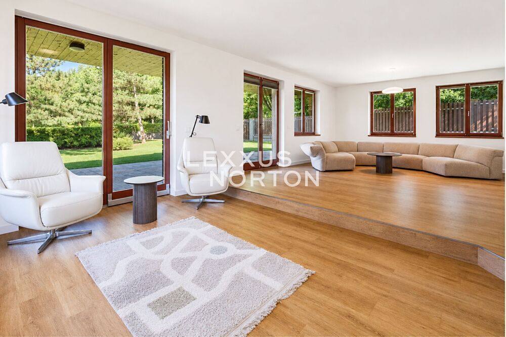 Prodej rodinného domu 378 m², pozemek 1502 m² – fotografie 2