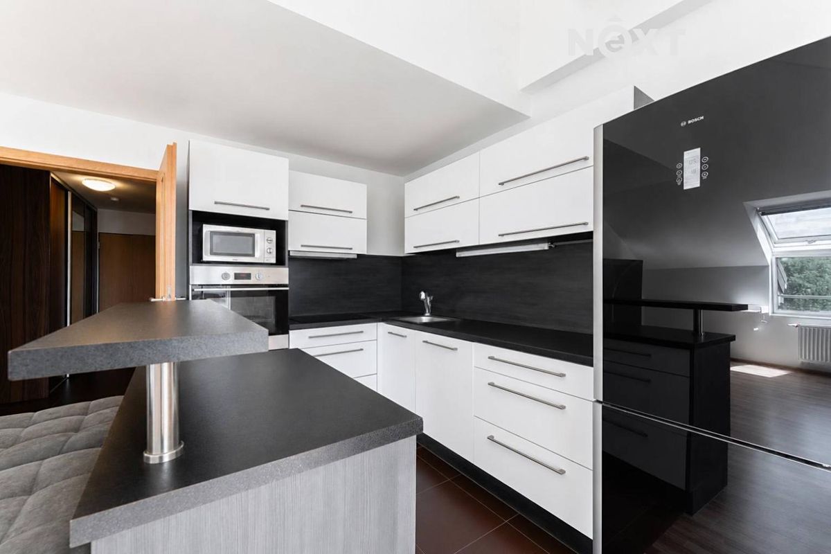 Pronájem bytu 2+kk 72 m² – fotografie 2