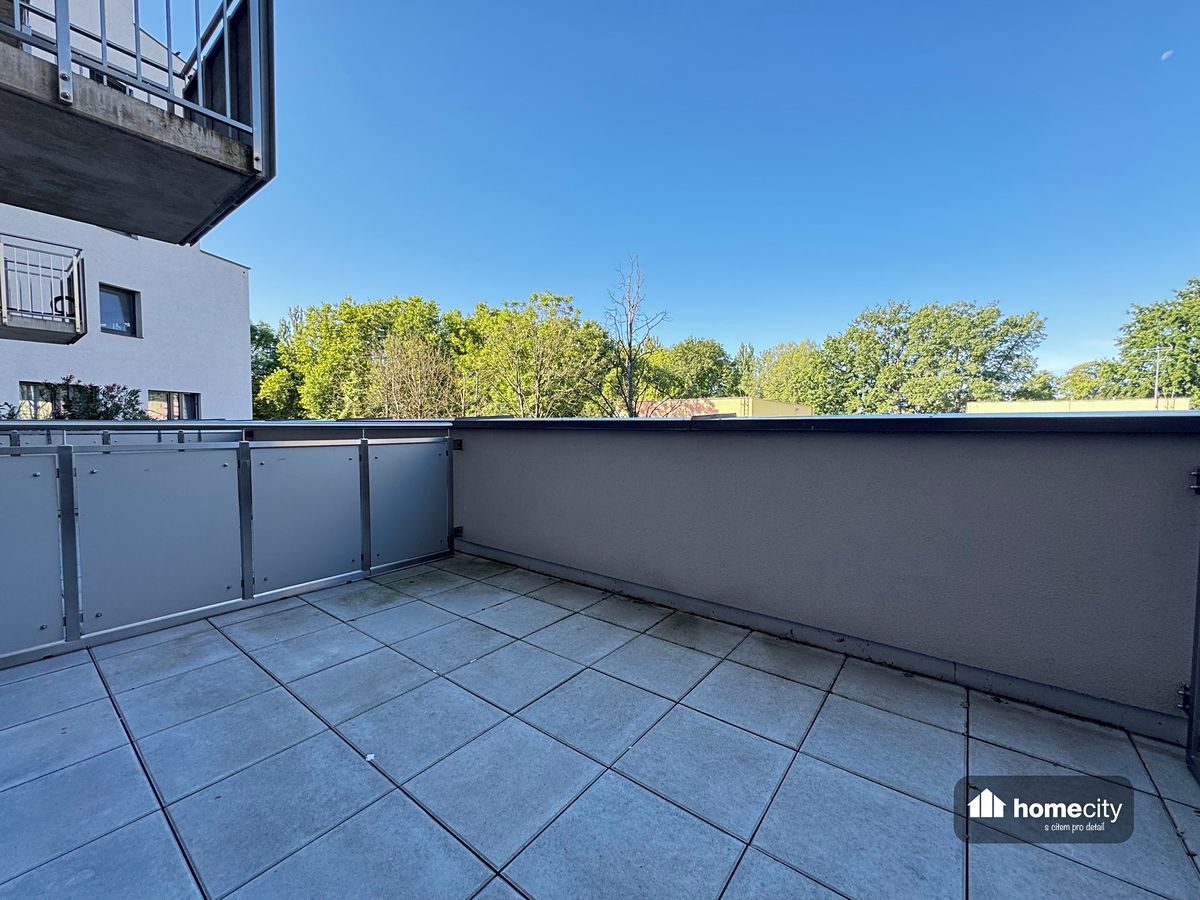 Pronájem bytu 1+kk 33 m² – fotografie 4