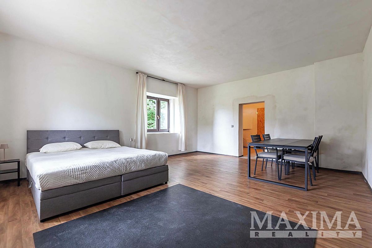 Prodej rodinného domu 269 m², pozemek 798 m² – fotografie 4