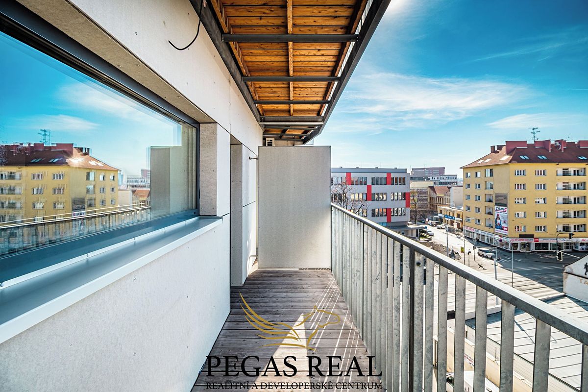 Pronájem bytu 1+kk 34 m²