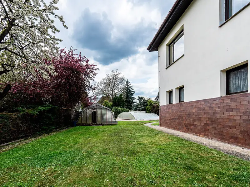 Prodej rodinného domu 500 m², pozemek 958 m², Praha – náhled fotky 3