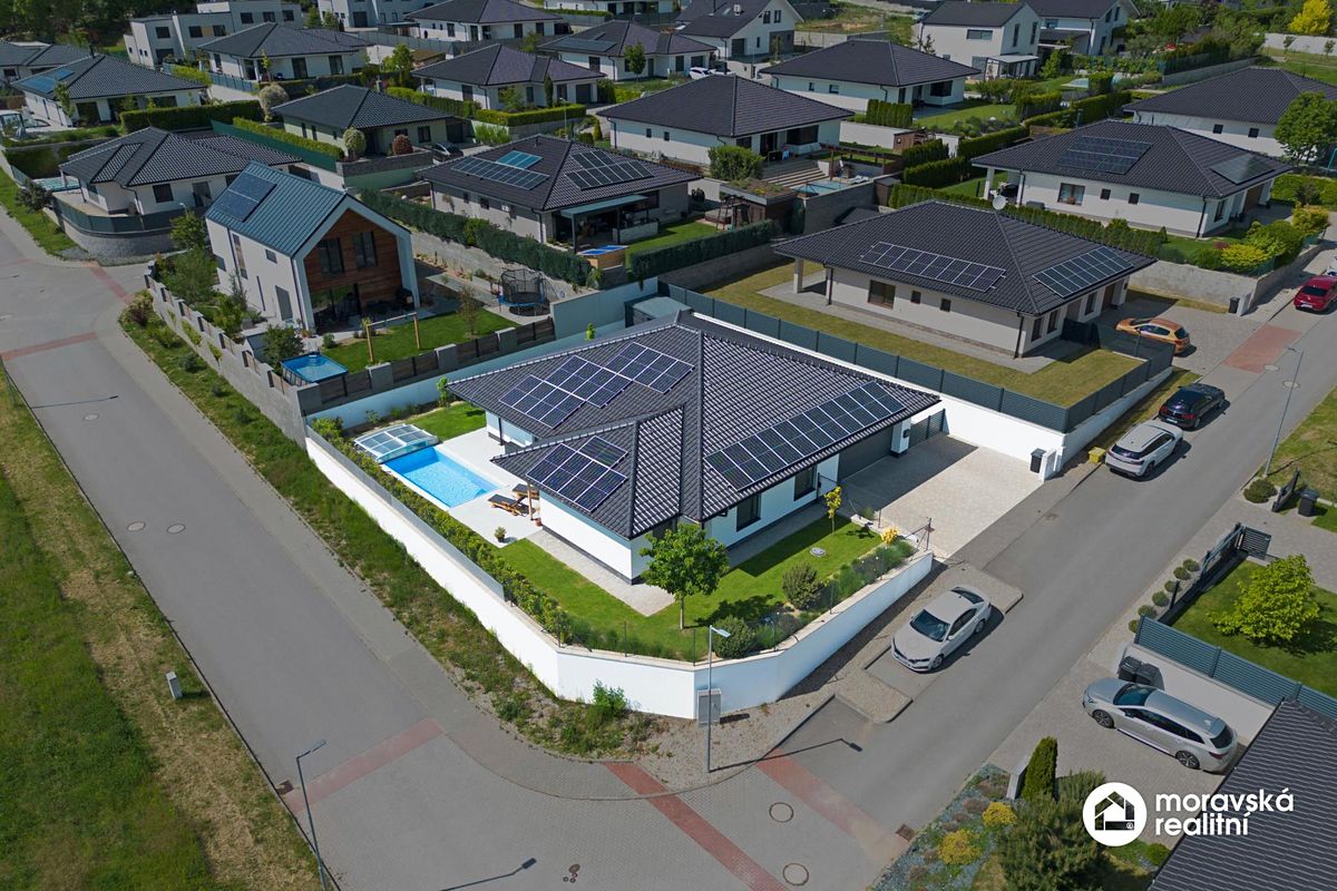 Prodej rodinného domu 199 m², pozemek 700 m²