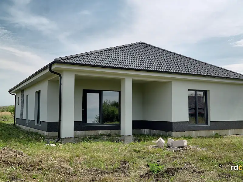 Prodej rodinného domu 167 m², pozemek 1058 m², Černovice – náhled fotky 3