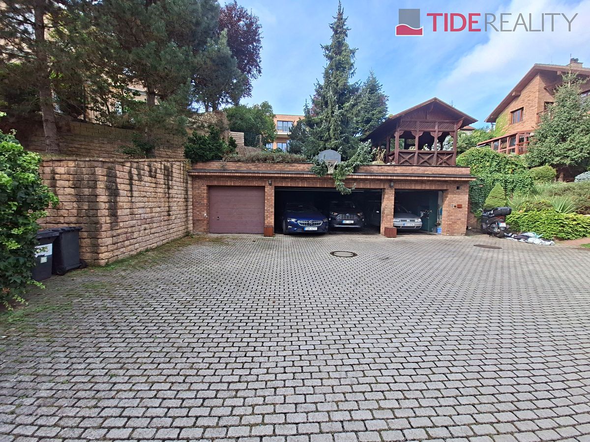 Pronájem bytu 5+kk 226 m² – fotografie 3