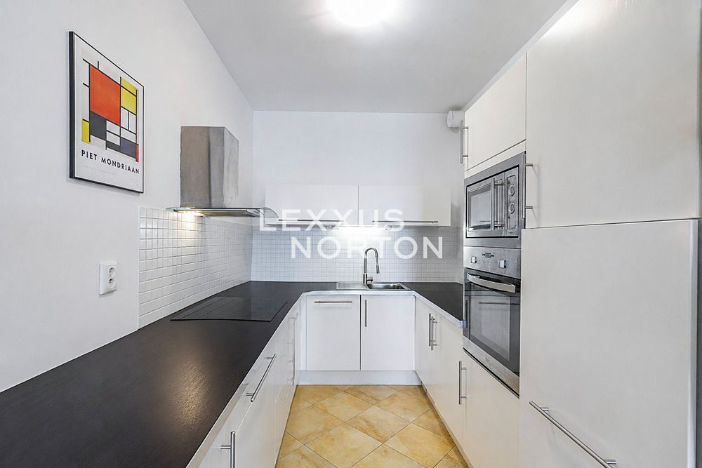 Pronájem bytu 2+kk 71 m² – fotografie 3