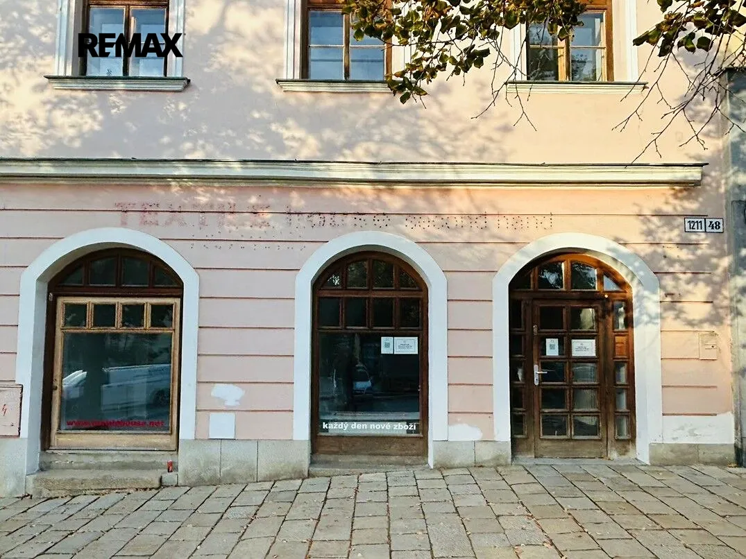 Pronájem obchodního prostoru 300 m²