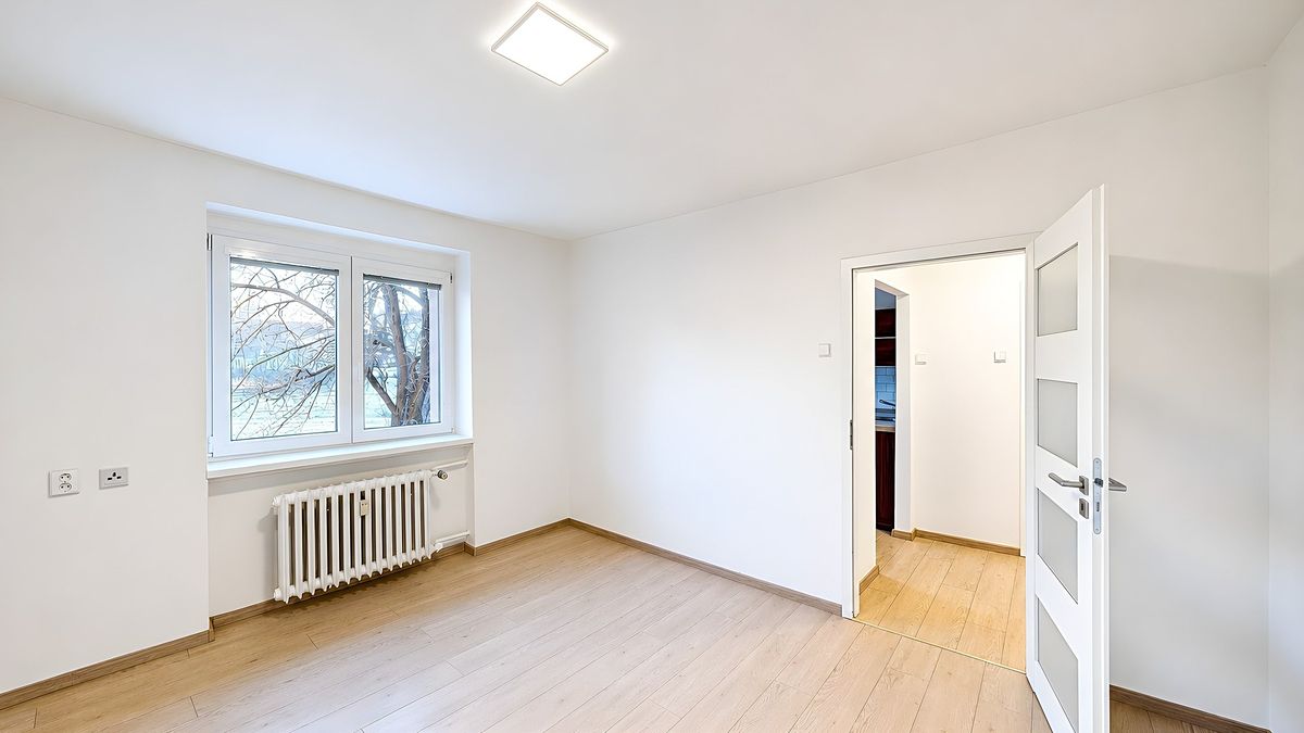Pronájem bytu 1+1 30 m² – fotografie 4