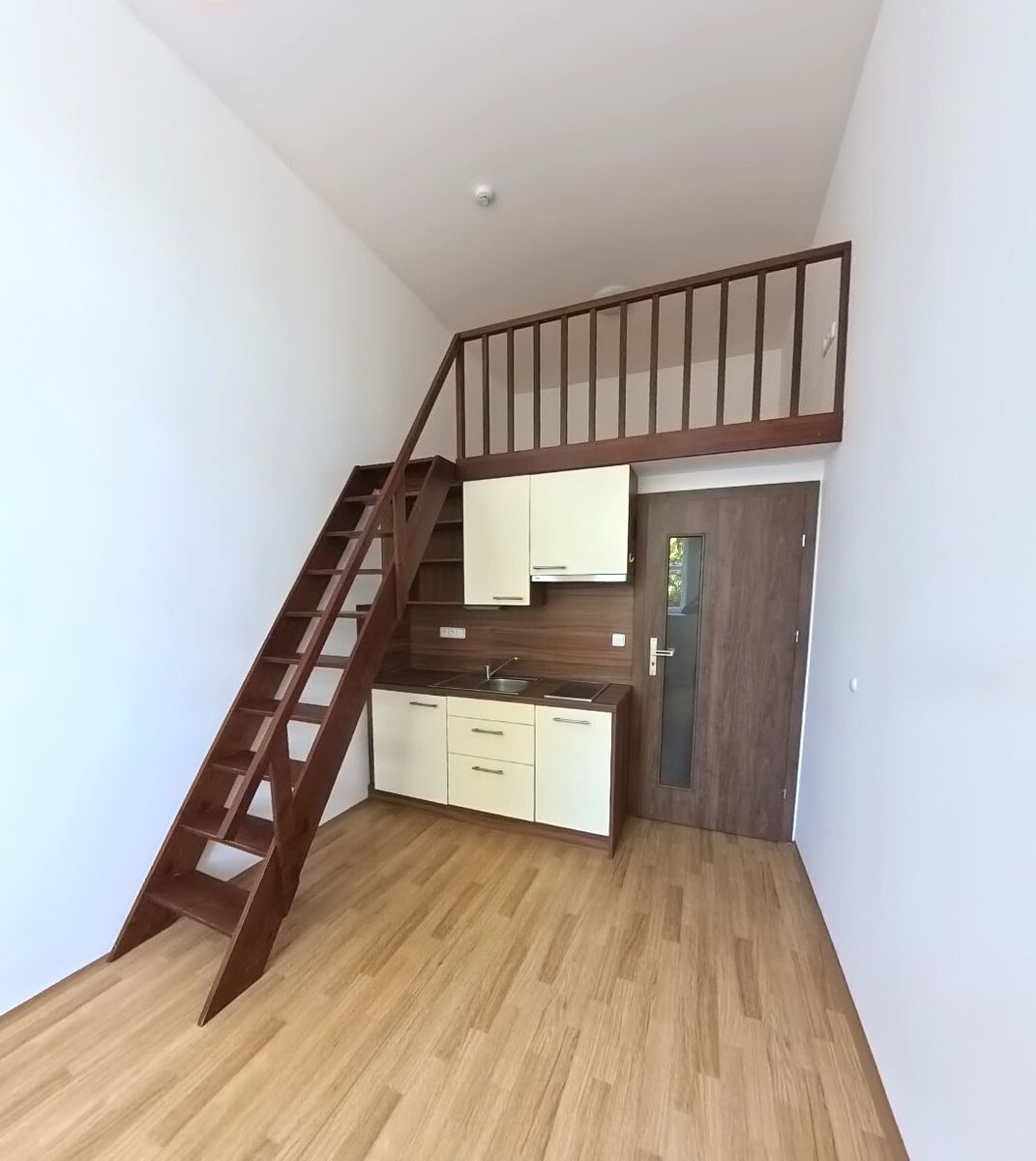 Pronájem bytu 1+kk 26 m² – fotografie 3