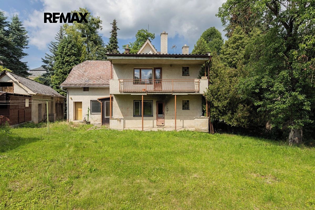 Prodej rodinného domu 231 m², pozemek 1714 m² – fotografie 3