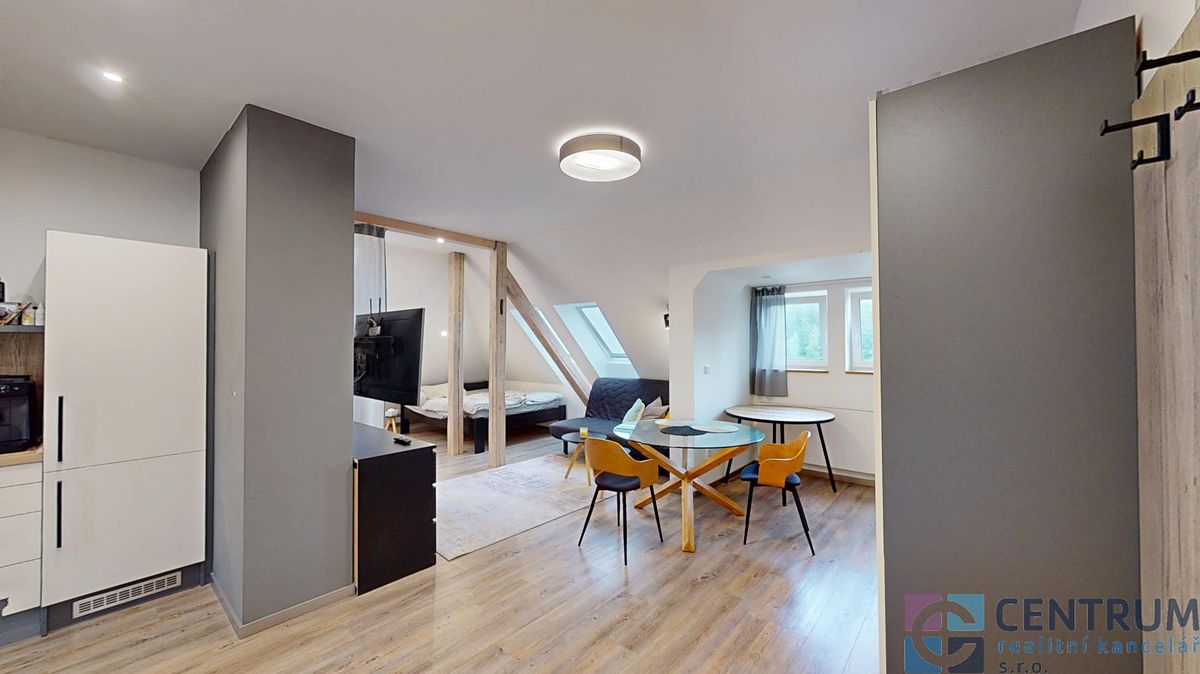 Pronájem bytu 2+1 78 m² – fotografie 3