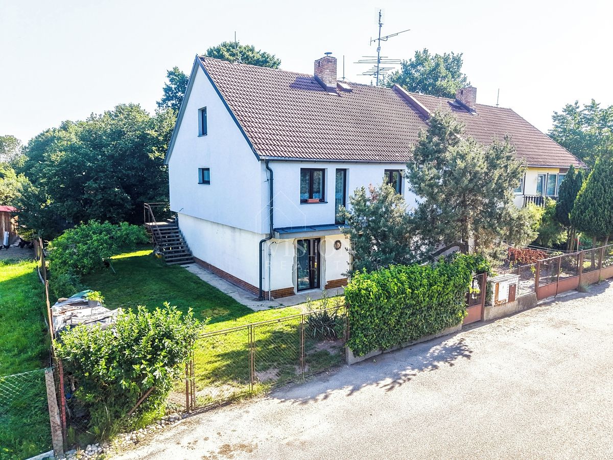 Prodej rodinného domu 160 m², pozemek 492 m²